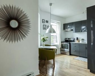 Posh Mile End Suites by Sonder - Montreal - Kitchen