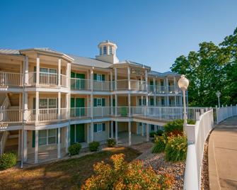 Holiday Inn Club Vacations Fox River Resort - Sheridan - Building
