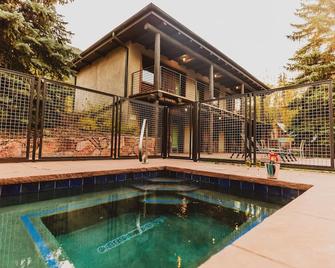 Little Beaver Inn - Green Mountain Falls - Piscina