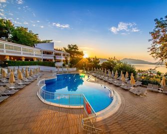 Isla Panorama - Marmaris - Piscina