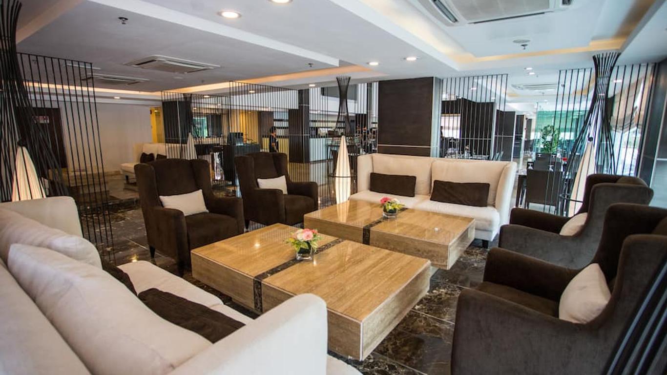 رويال سيجنيتشار هوتل