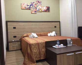 B&b Duomo Pizzo Aparthotel - Pizzo - Schlafzimmer