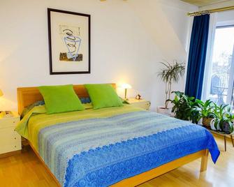 Apartment Stadtmitte - Dachapartment - Mainz - Schlafzimmer