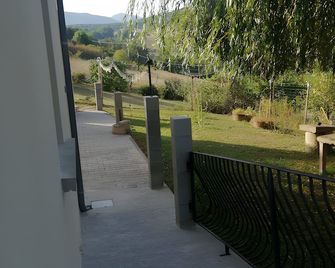 Gîte À La Campagne - Bourdeaux - Balcón
