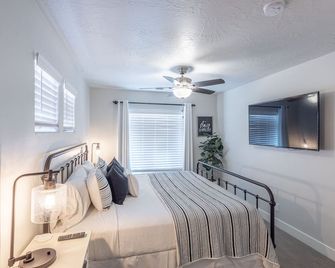 Red Rock Rooftop at The Ledges Resort Amenities Included! - Saint George - Bedroom