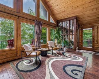 Deluxe Log Home overlooking quiet lake on the Pokegama chain of lakes! - Cohasset - Sala de estar