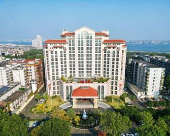 Nanjiang Hotel - Zhanjiang - Building