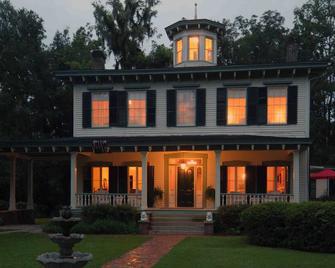 1872 John Denham House Bed and Breakfast - Monticello