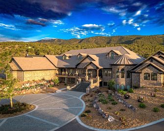Largest Rental Mansion in the World - Near Utah's Attractions - For Large Groups - Parowan - Gebäude
