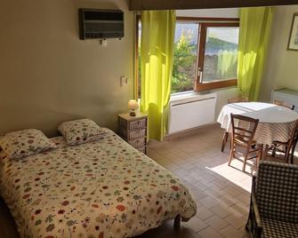 Studio rural au calme - Bourgnac - Bedroom