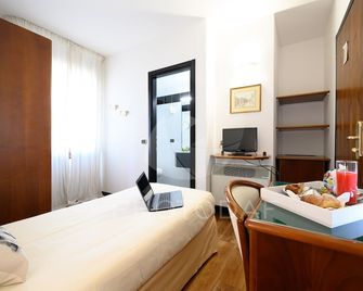 Hotel Daunia - Módena - Habitación