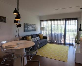 Charming Apartment with Terrace and Pool in Lisbon - Lisboa - Comedor