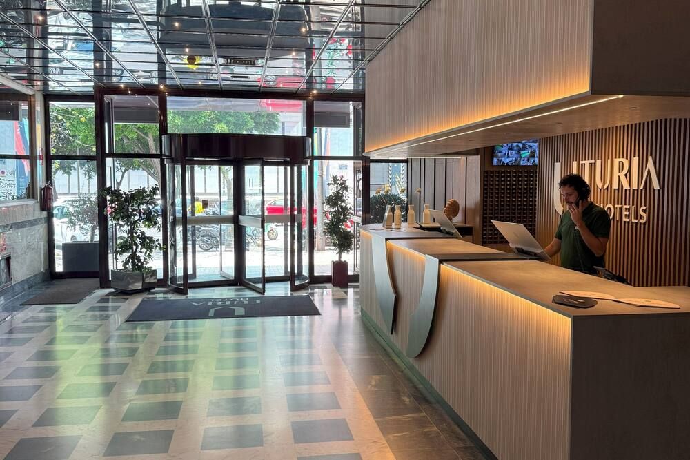 Turia Valencia - ולנסיה - דלפק קבלה