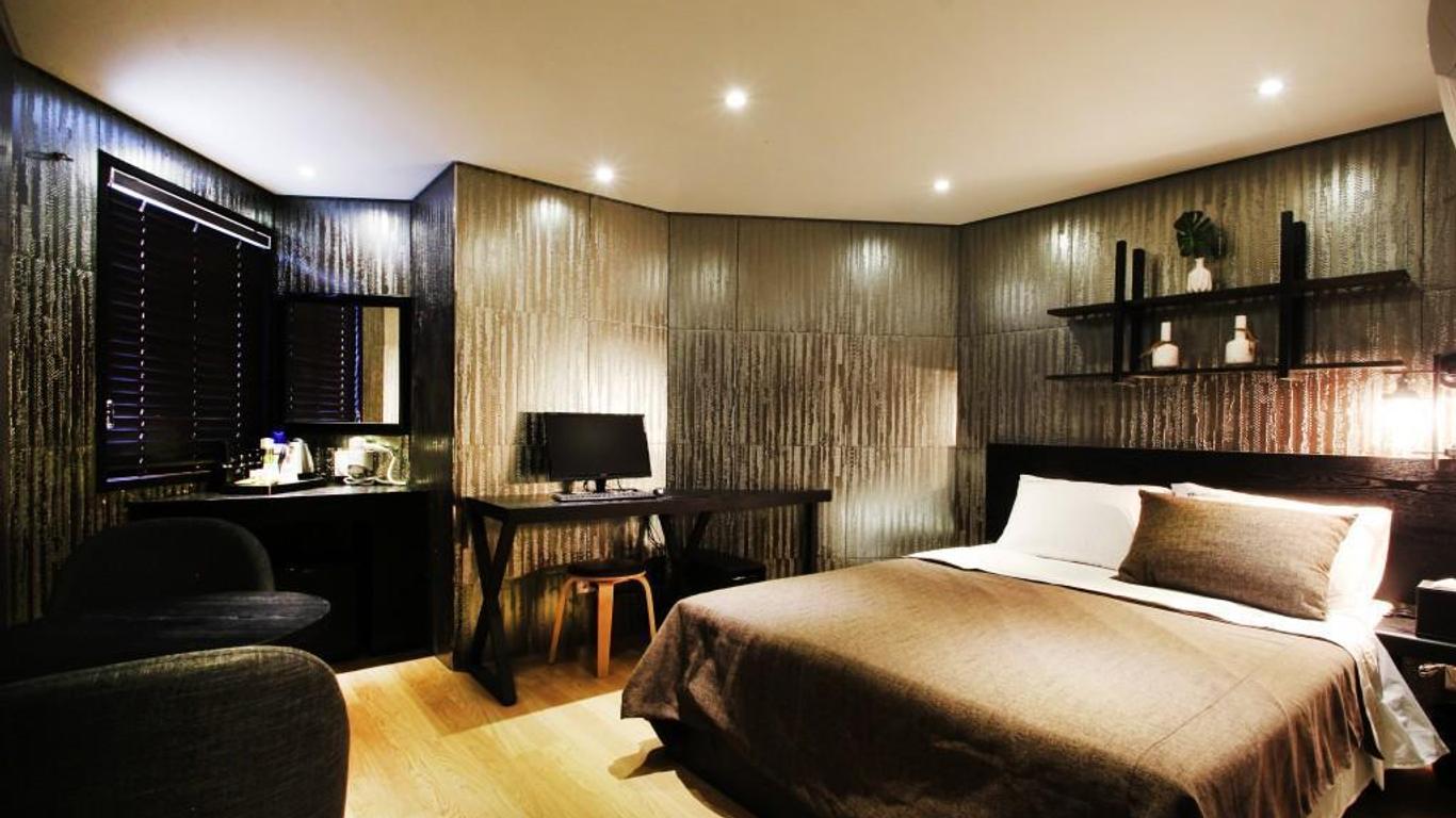 سفنتينث هوتل