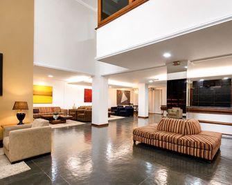 Bristol Exceler Plaza Hotel - Campo Grande - Recepción