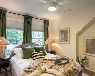 Spacious and stylish 2BR 2.5Bath nestled in the vibrant Grant Park neighborhood - Atlanta - Habitación