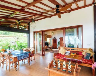 Kampung Kecil Beach Front Boutique Hotel - Kubu