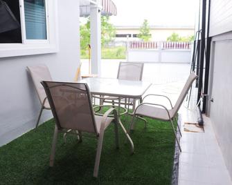 Big house in Hatyai near many famous tourist spots - Hat Yai - Patio