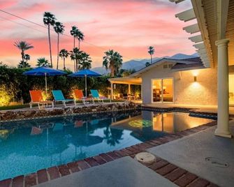 Serene 1 bed Casita w/Pool, Spa & Mountain Views - Palm Springs - Pool