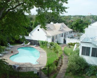 Queen Anne Inn - Chatham - Havuz