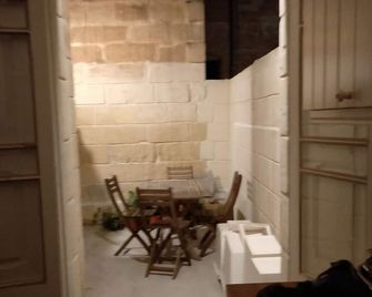 Very Confortable Town House, Just Renovated. Right In The Heart Of The 3 Cities - Cospicua - Dining room