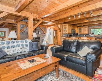 Sunset on China Cove - Tobermory - Living room