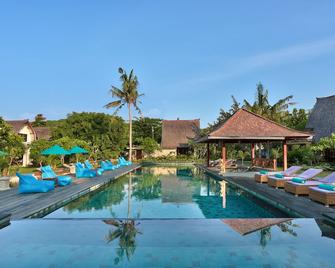 Vila Ombak Hotel - Gili Trawangan - Bể bơi