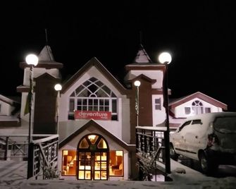 Deventure Hotel - Chail - Building