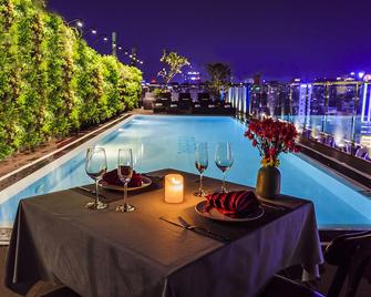 Happy Life Grand Hotel & Sky Bar - Ho Chi Minh Stadt - Pool