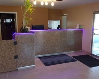 Budget Inn Malvern - Malvern - Front desk