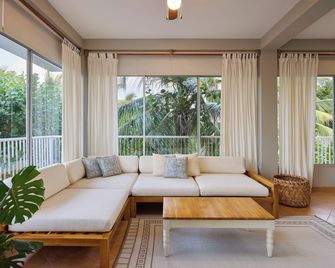 Fenix Beach Cartagena - Tierra Bomba - Living room