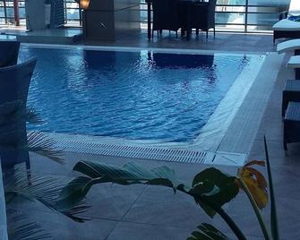 Mezzanine 'penthouse Style' With All Ameniities Pool Spa Gym Hamam Same Floor - Kyrenia - Piscine