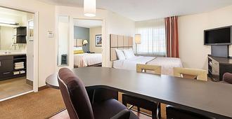 Sonesta Simply Suites Boston Burlington - Burlington - Bedroom