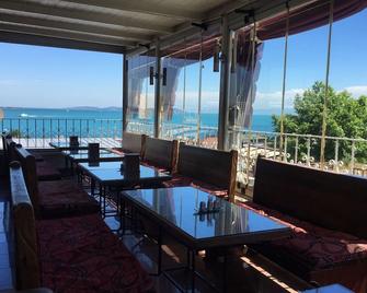 Antique Hostel - Istanbul - Balcony