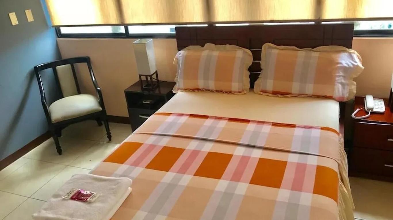 Villa Garza Inn