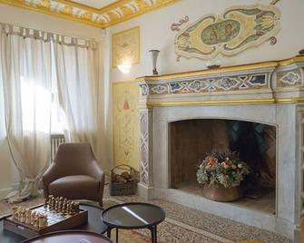 Relais Villa Bonini - Massa - Sala de estar