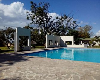 Skyview Lodge At The Barn - Lusaka - Pool