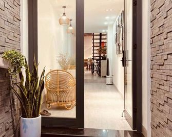 Lanha Hotel - Homestay - Hanoi - Pasillo