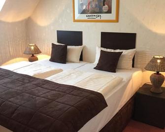 Hotel Germania - Cologne - Bedroom