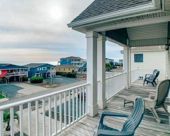 A Beach To Remember 4 Bedroom Home by RedAwning - Supply - Balcony