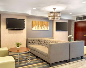 Best Western Plus Fairfield Hotel - Fairfield - Lounge