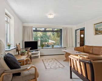 Awesome Home In Haarby With Wifi - Hårby - Sala de estar