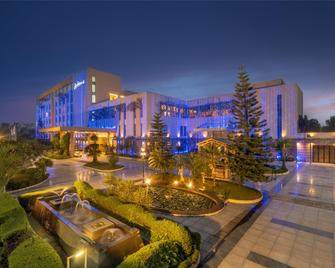Radisson Blu Hotel Metropolis Rudrapur - Rudrapur - Building