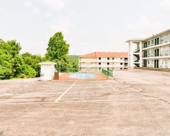 Evergreen Inn - Branson