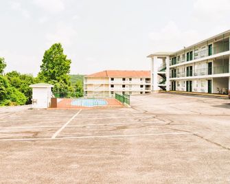 Evergreen Inn - ברנסון