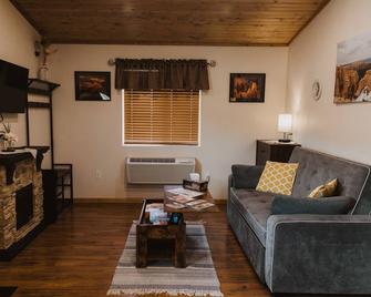 Quaint and spacious cabin in the heart of Bryce Canyon Country - Cannonville - Obývací pokoj
