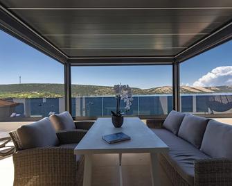 Family Resort Santa Maria II Penthouse - Happy Rentals - Stara Novalja - Balkon
