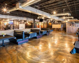 Days Inn by Wyndham Columbus East Airport - Reynoldsburg - Bar
