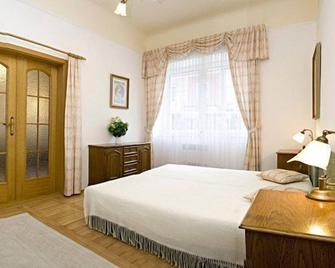 Hotel Excellent - Prague - Bedroom