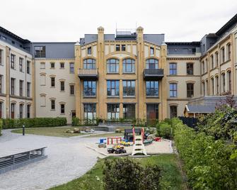 Mayhome - Das Strandloft Schönes Studioapartment Mit Balkon, Küche Und Tiefgarage - Sauna Und Fitness Direkt Nebenan - Chemnitz - Bâtiment